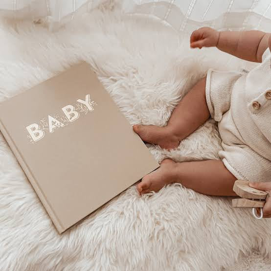 Fox & Follow Baby Book Biscuit