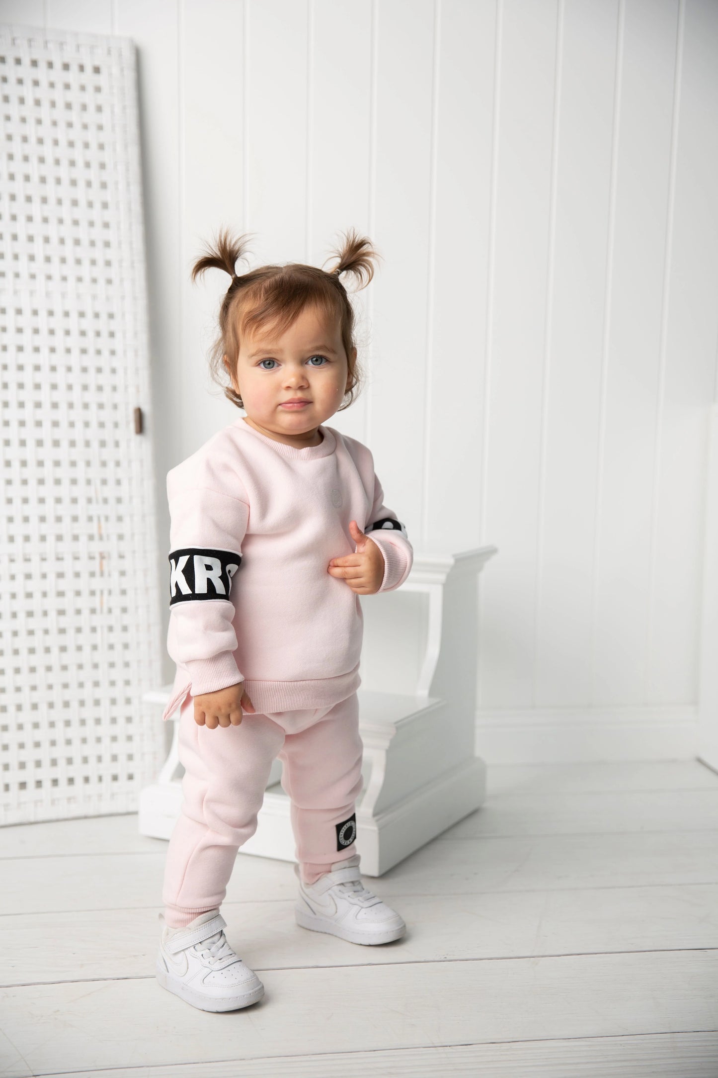 Cracked Soda Alaska Detailed Crew Set Pink