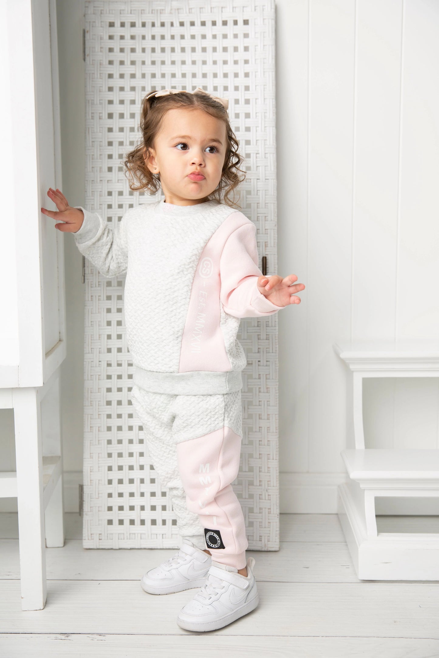 Cracked Soda Alaska Textured Crew Set Grey & Pink