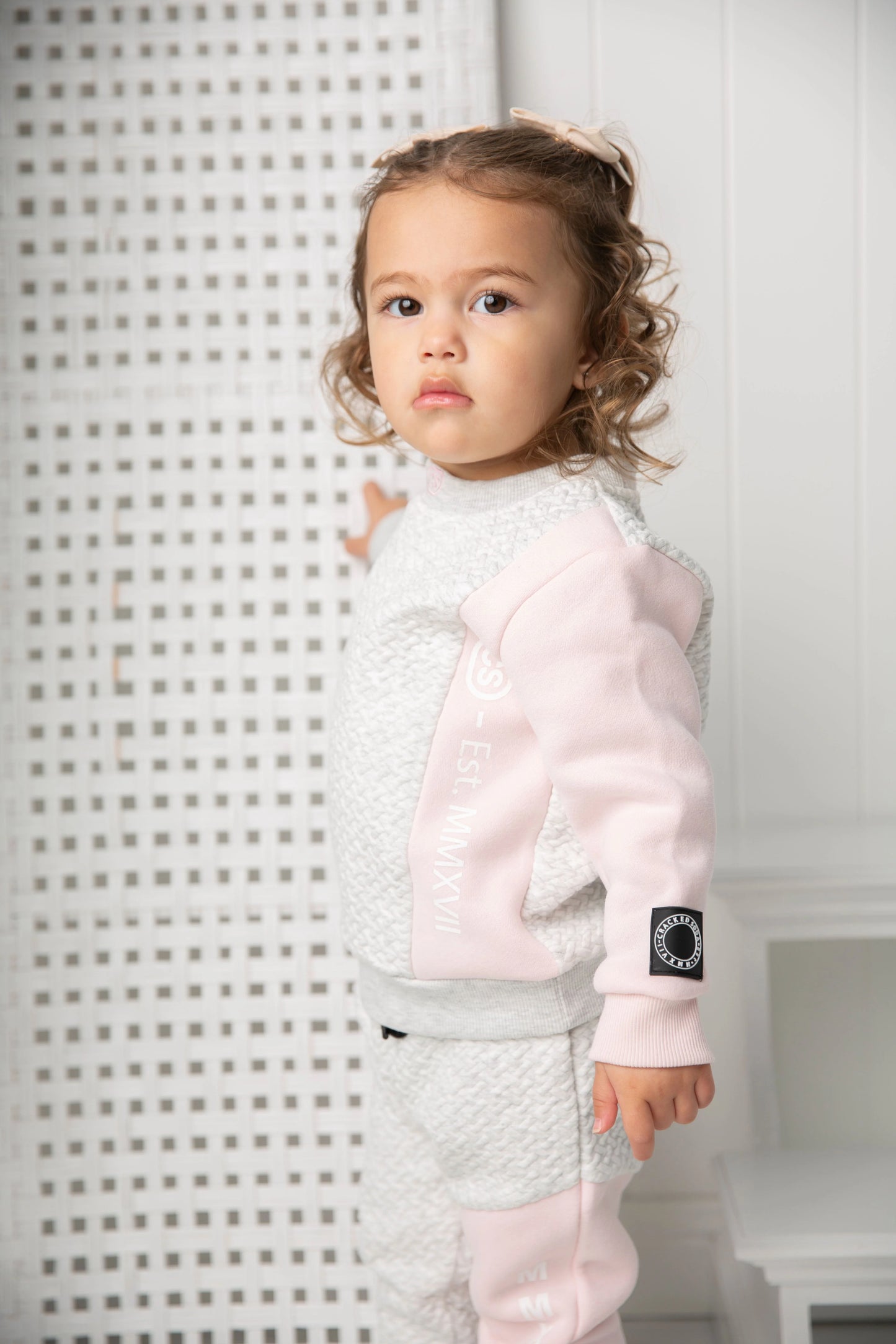 Cracked Soda Alaska Textured Crew Set Grey & Pink