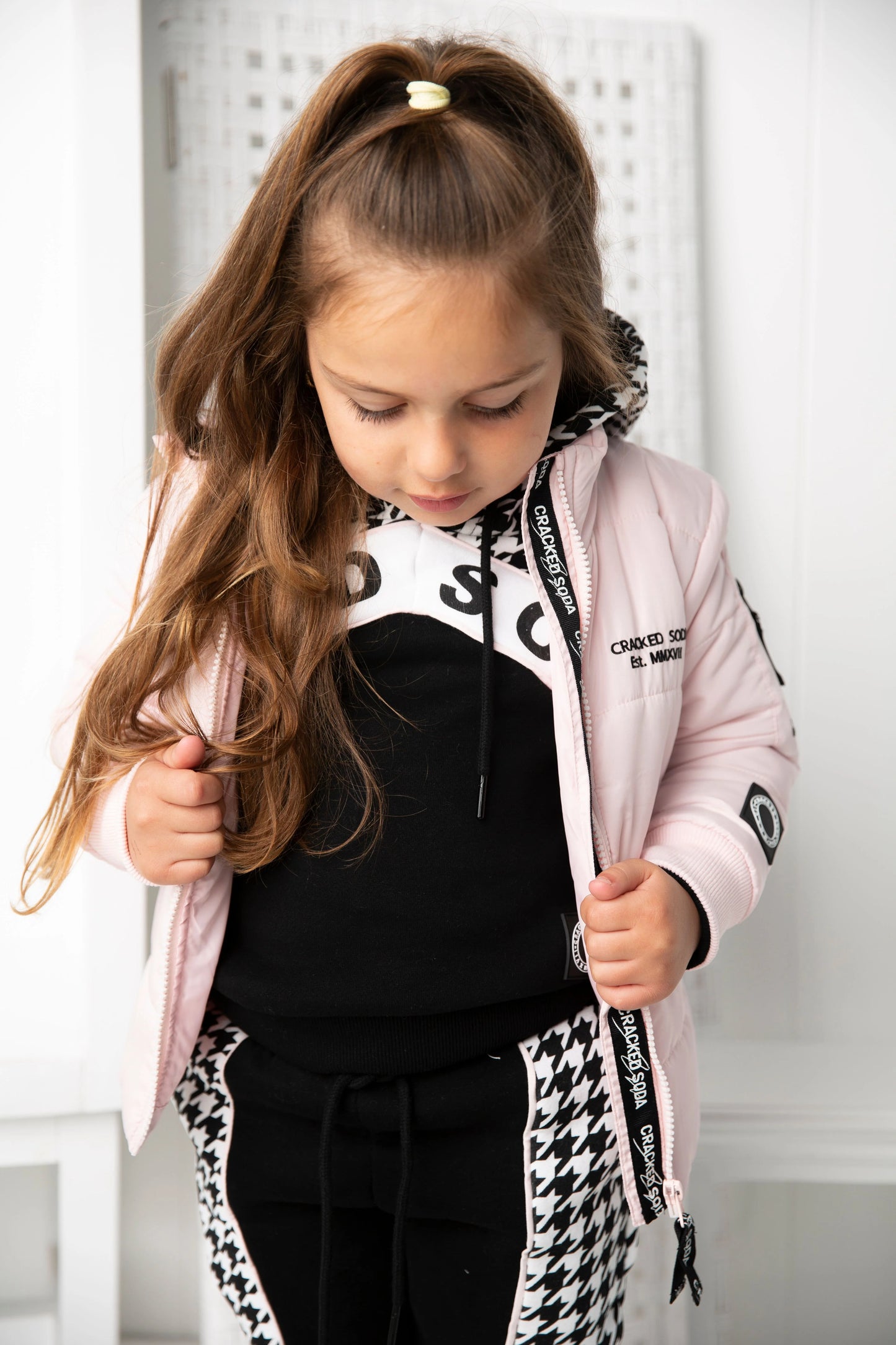 Cracked Soda Alaska Detailed Puffer Jacket Pink