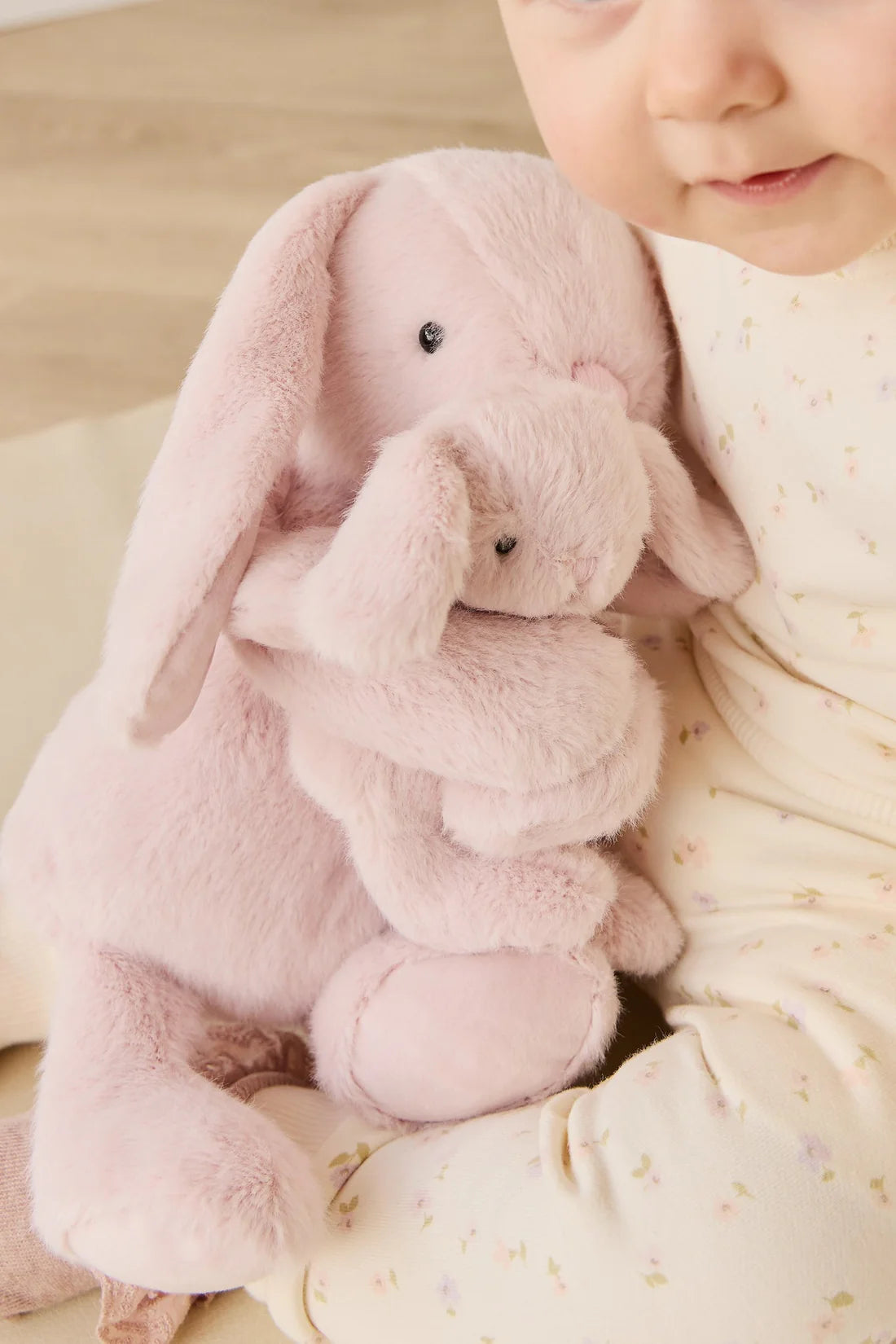 Jamie Kay Snuggle Bunnies Frankie the Hugging Bunny Blossom