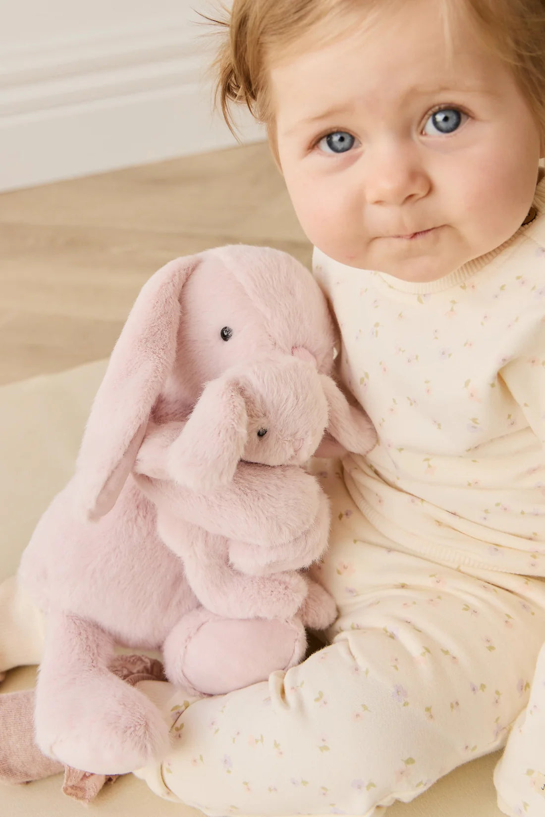 Jamie Kay Snuggle Bunnies Frankie the Hugging Bunny Blossom