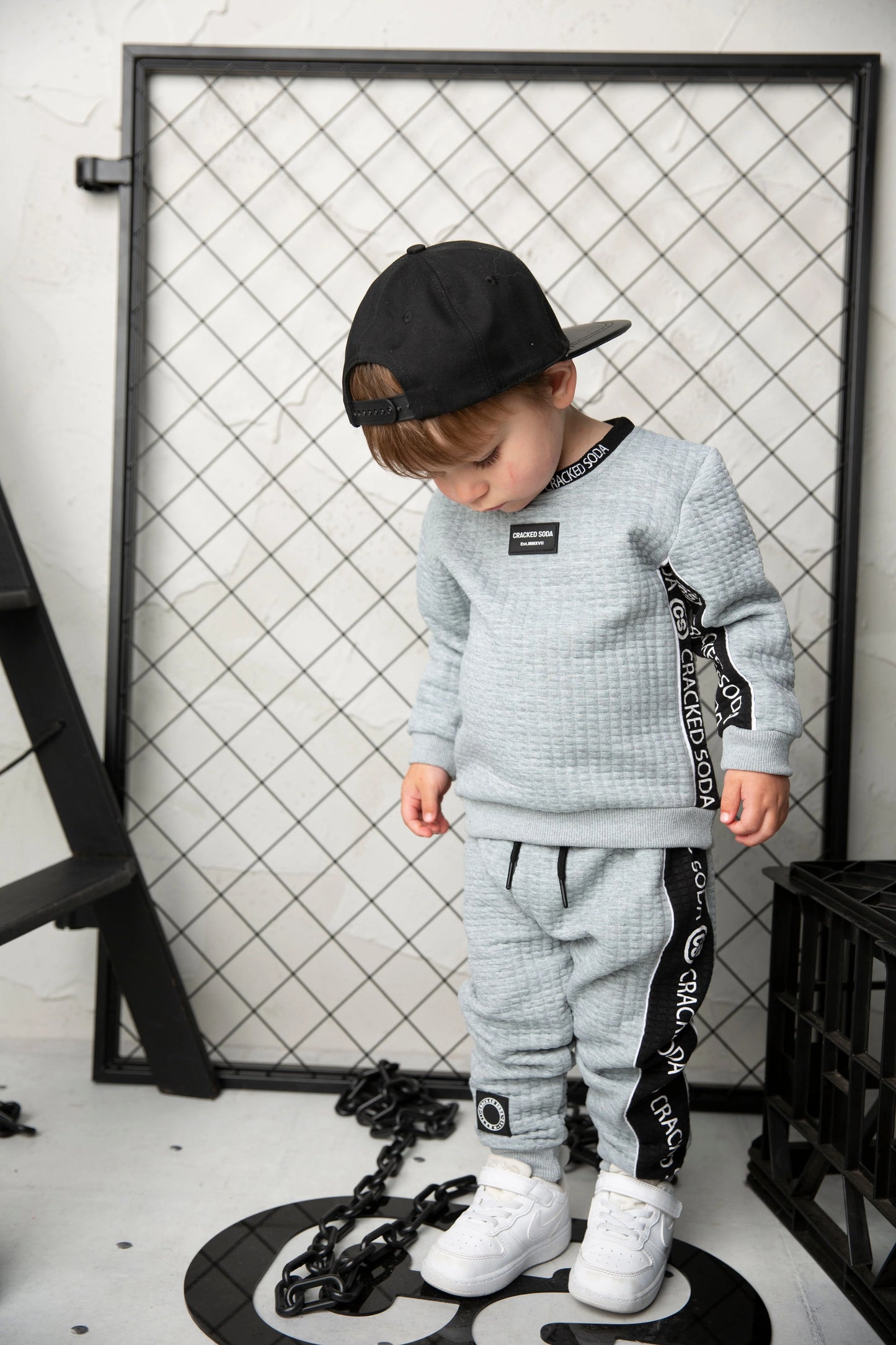 Cracked Soda Ashton Textured Crew Set Grey
