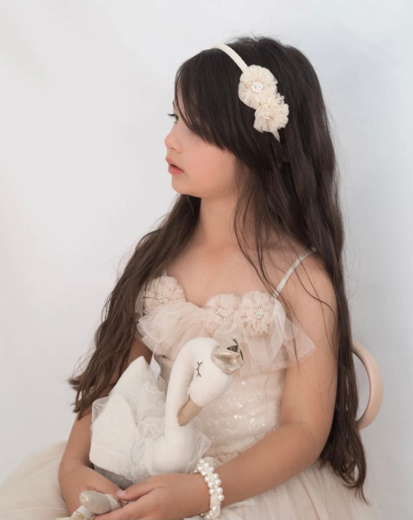 Princess Ophelia the Swan ~ Ivory