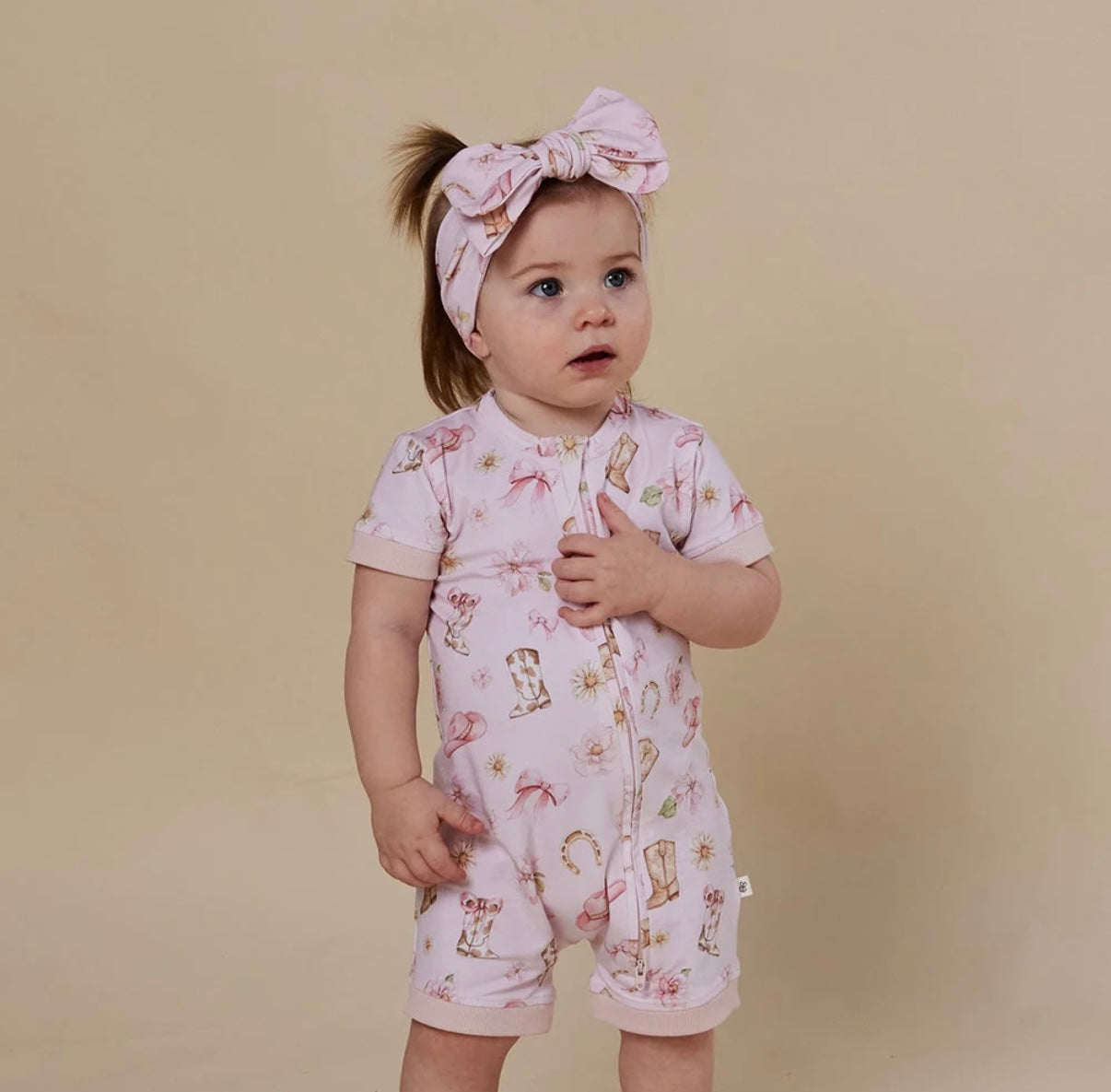 Snuggle Hunny Boots & Bows Snuggle Shortie