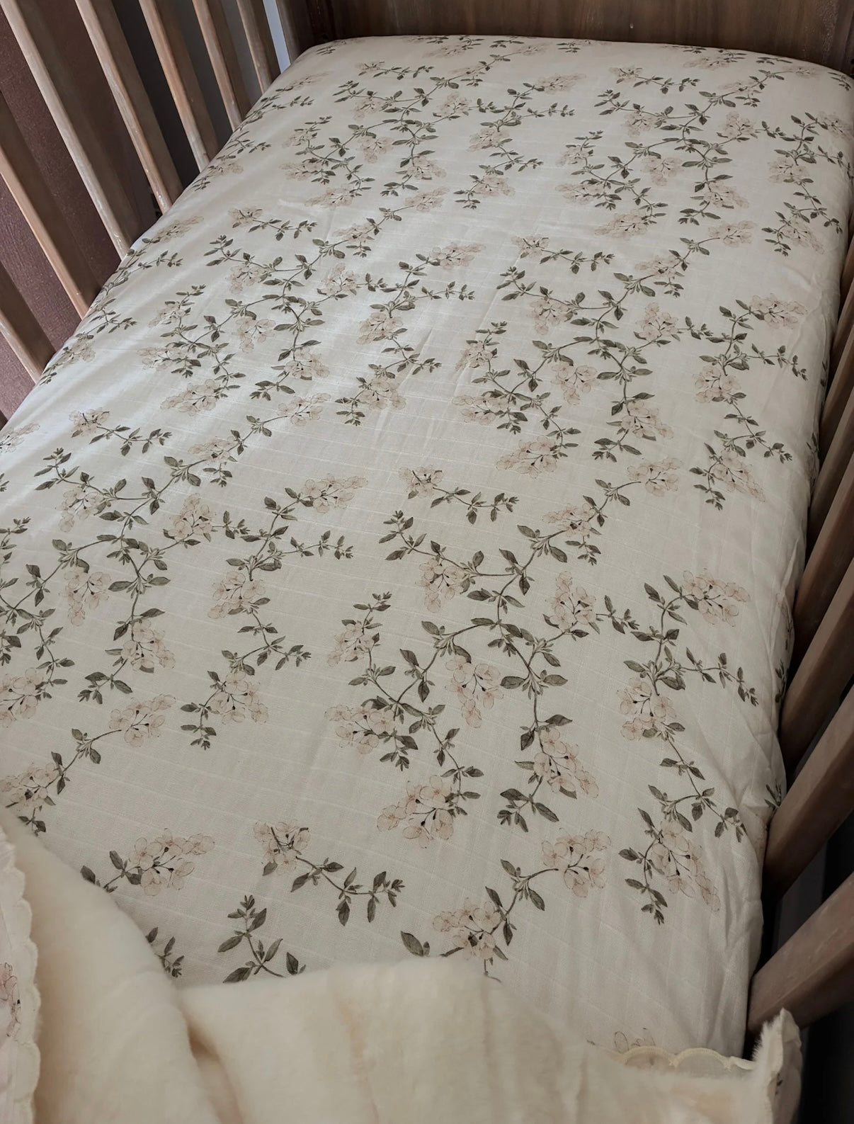 Pop Ya Tot Fleur Blanche Fitted Cot Sheet