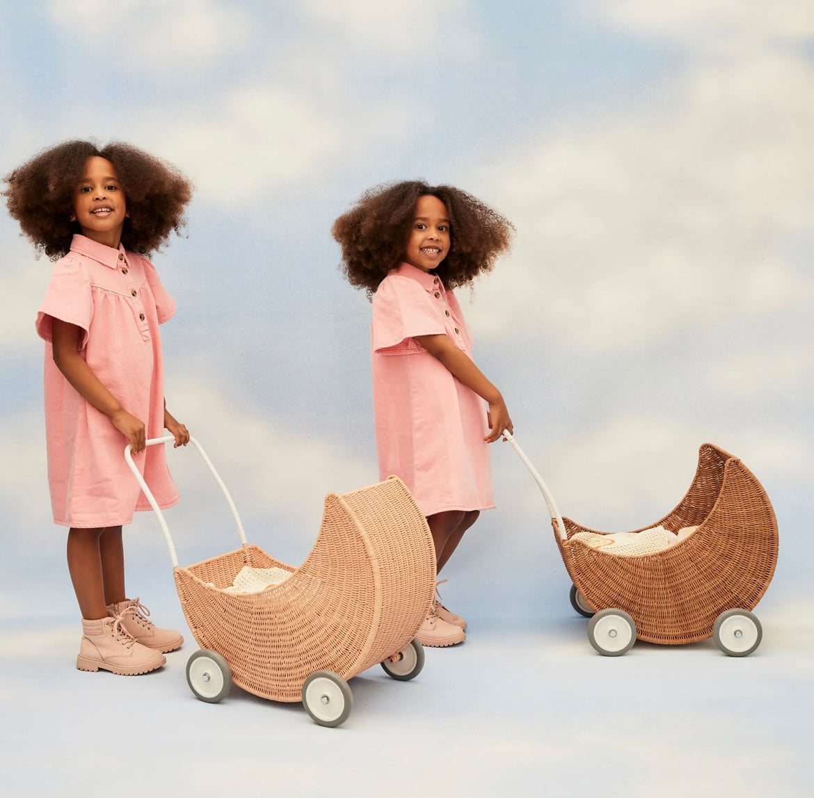 Olli Ella Moon Pram Strolley Seashell Pink