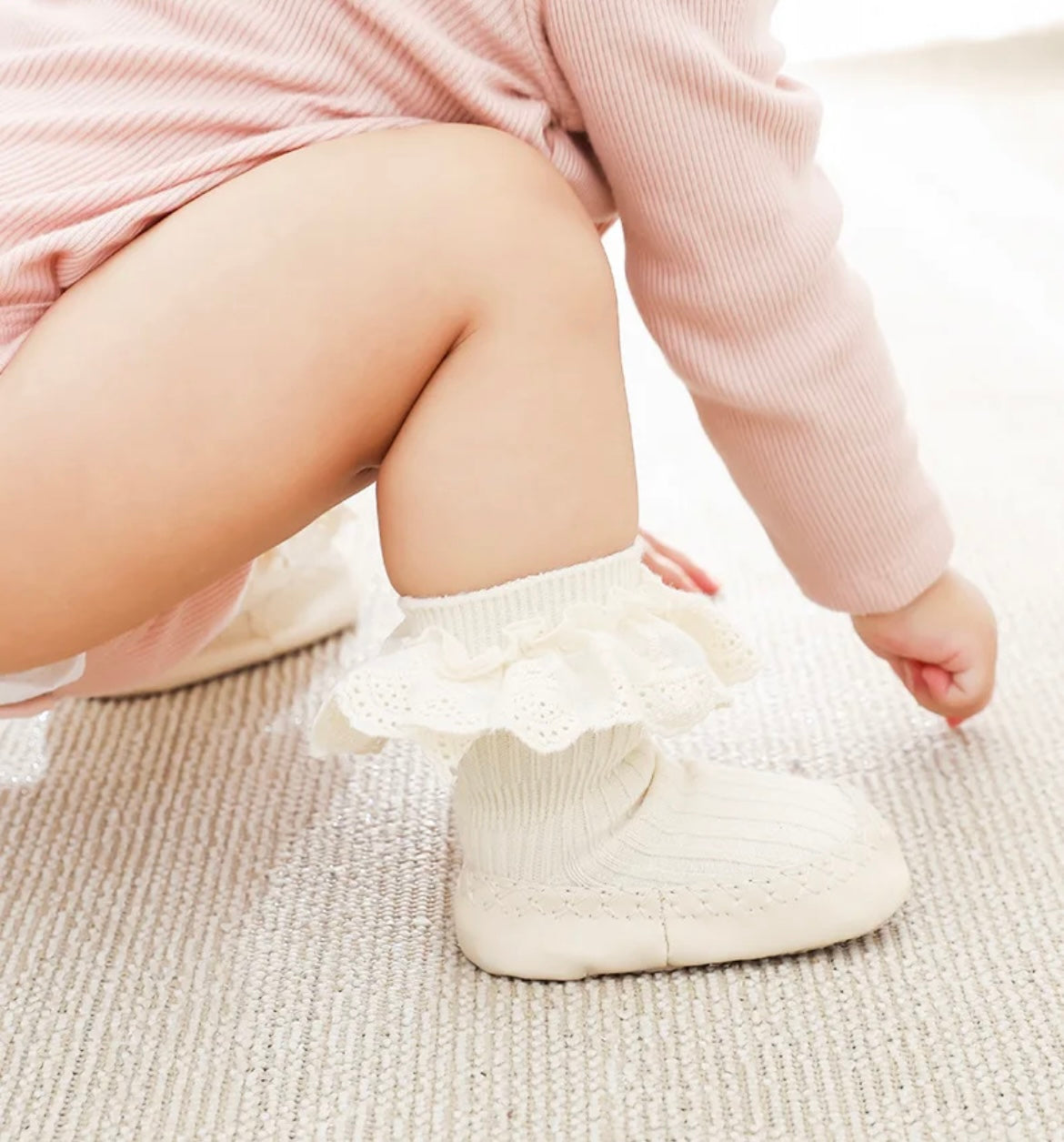 Ruffle Socks with Rubber Soles Ivory