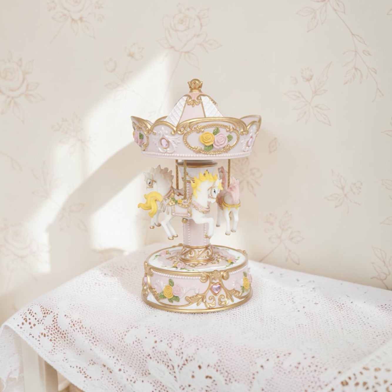 Russell Collection Resin Carousel Les Artes & Music