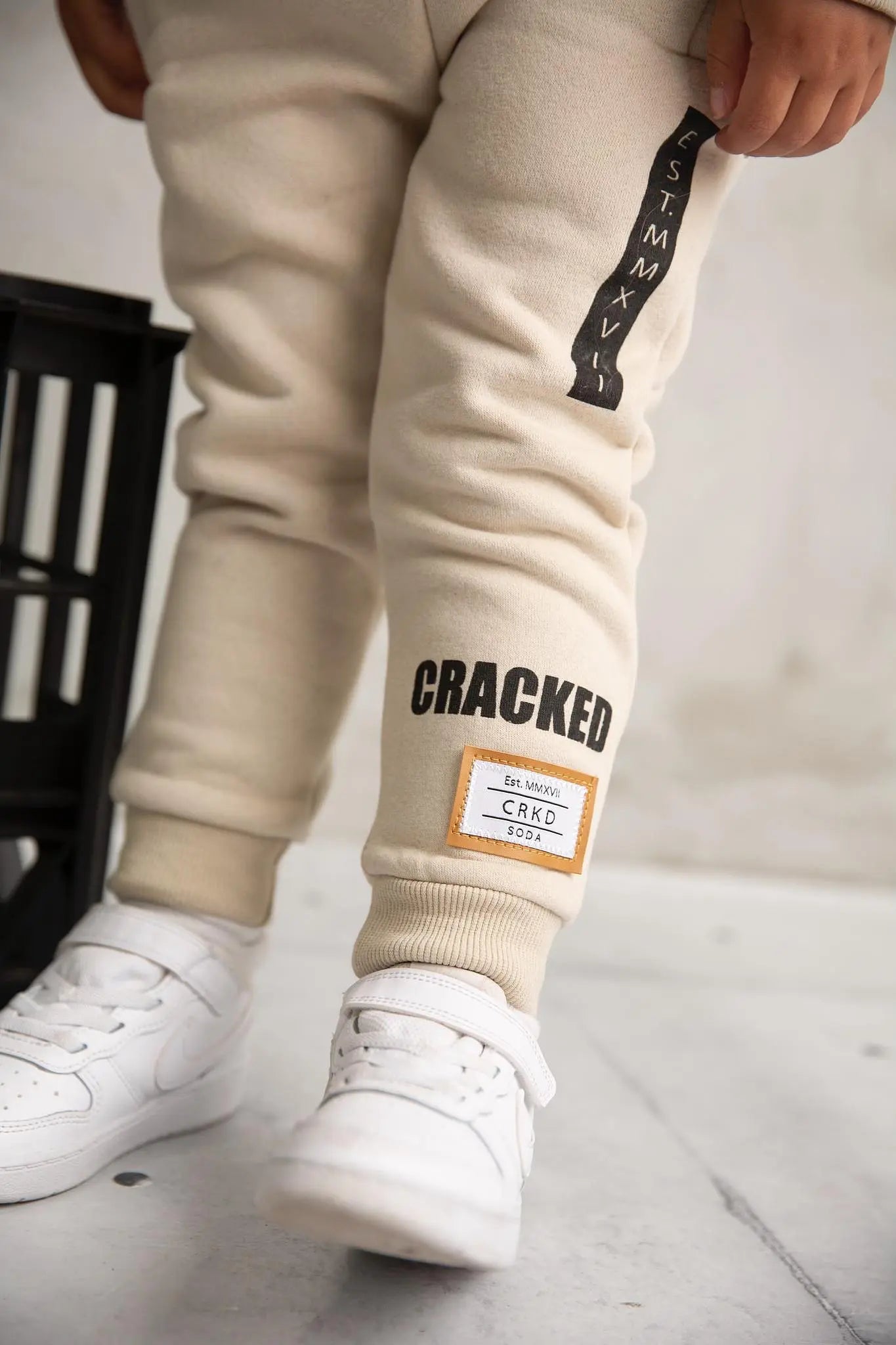 Cracked Soda Onyx Trackpants Oat