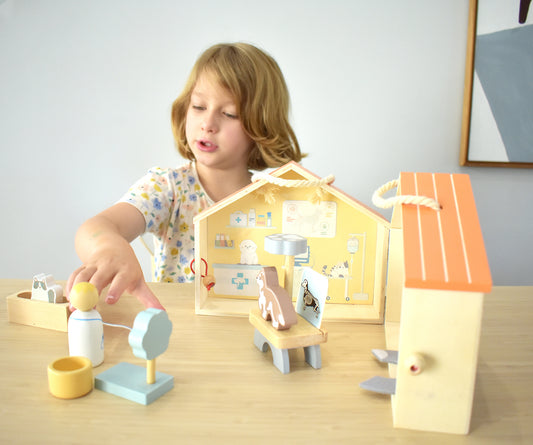 Kaper Kidz Kaper Kidz Veterinary Pet Hospital Playset in Carry Case