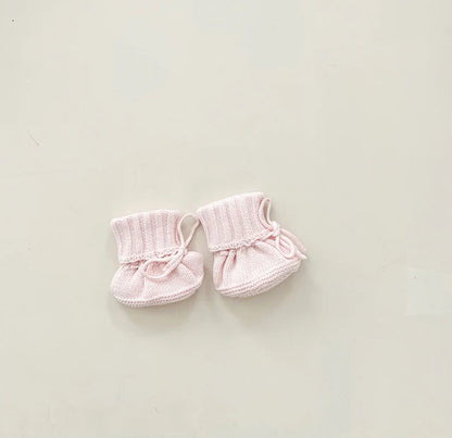 Petite + Co Newborn Lace Booties Pink
