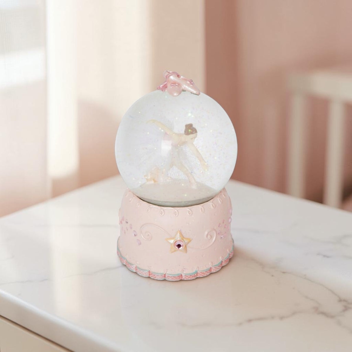 Russell Collection Resin Snowglobe With Ballerina & Music