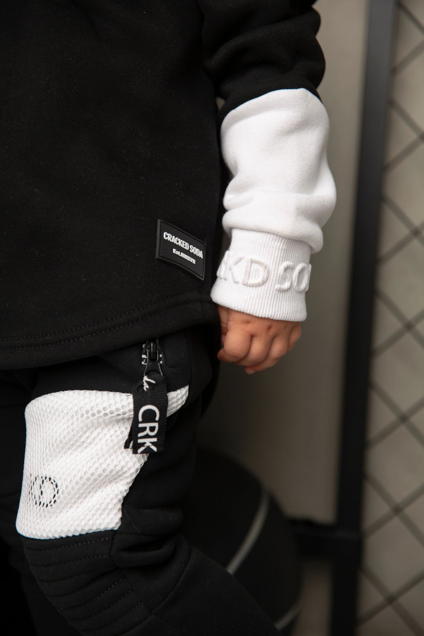 Cracked Soda Zack Hoodie Black/White