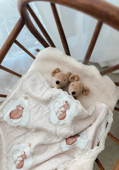 Pop Ya Tot Sweet Squeak Fur Lined Cot Blanket / Quilt