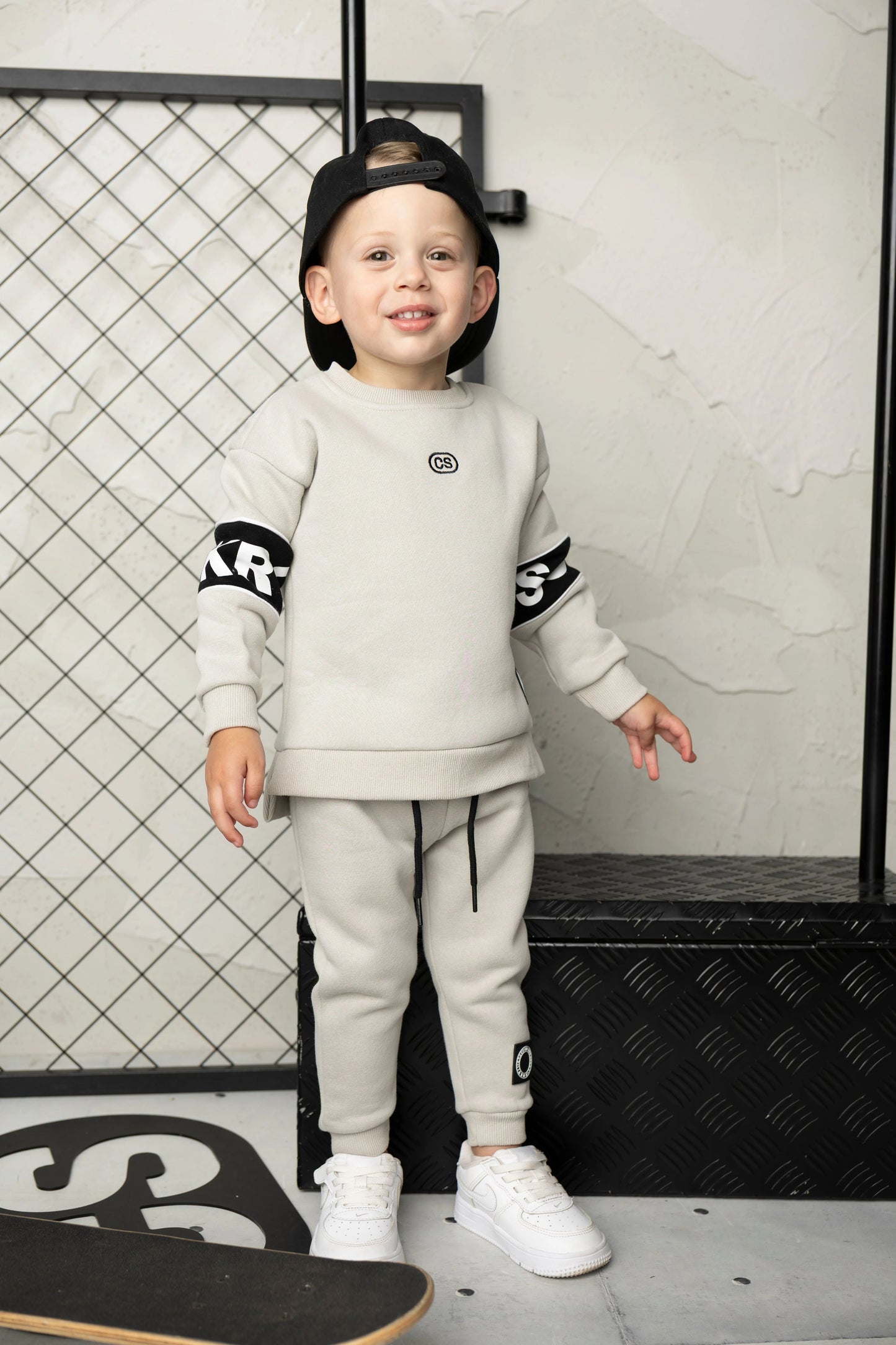 Cracked Soda Leo 2 Piece Set Pebble