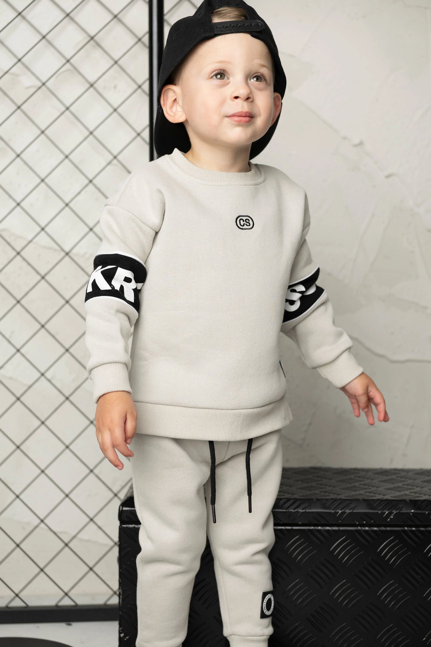 Cracked Soda Leo 2 Piece Set Pebble