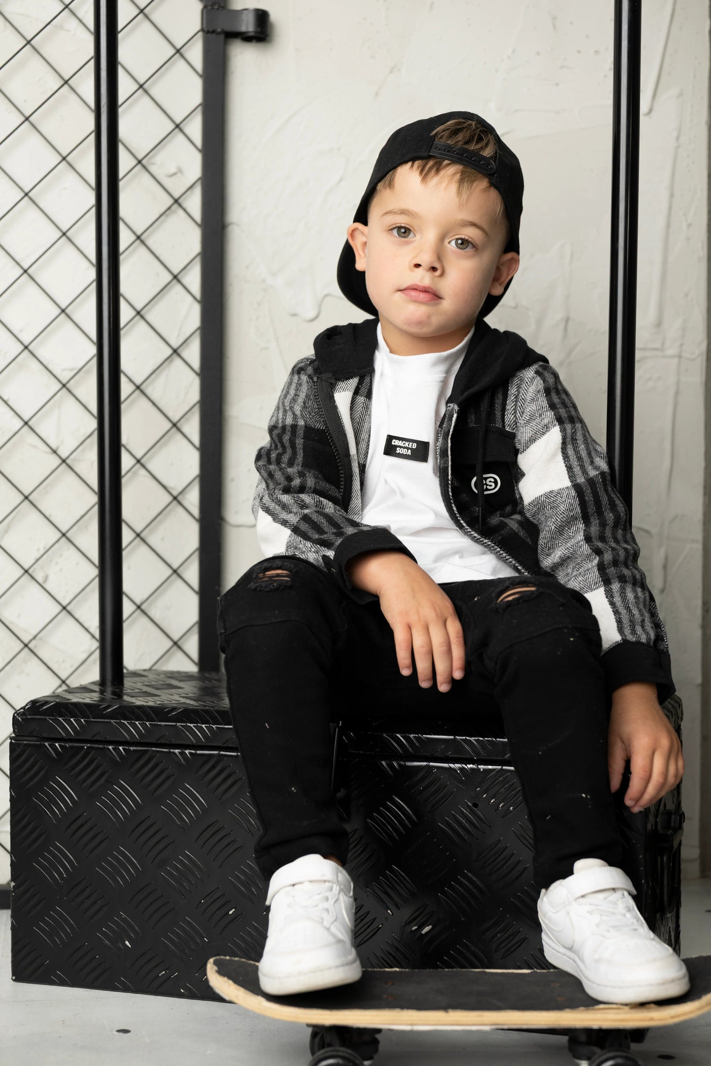 Cracked Soda Cracked Soda Noah Hooded Shirt Jacket Black