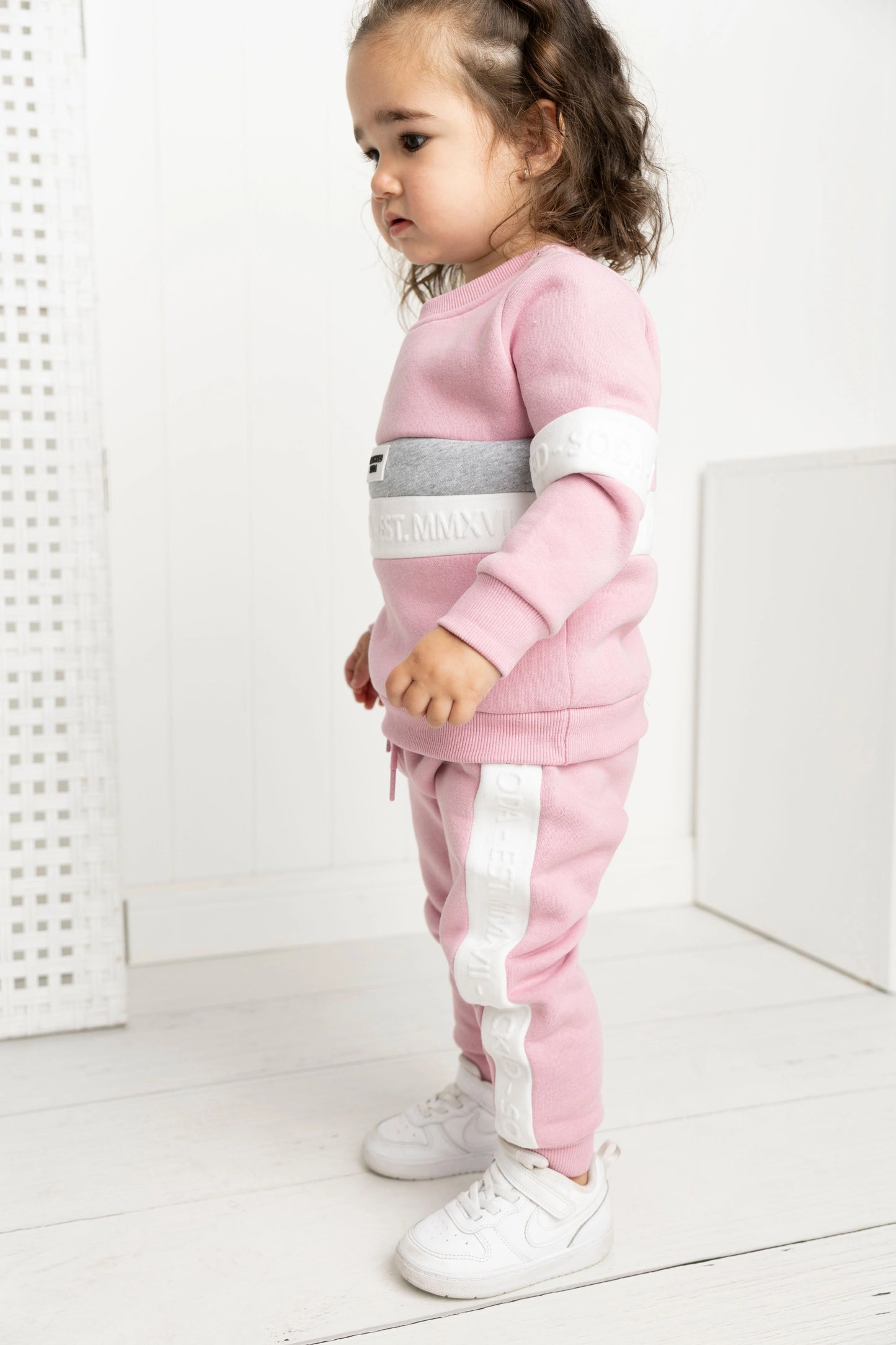 Cracked Soda Cracked Soda Nova Fleece Crew & Pant Set Blush