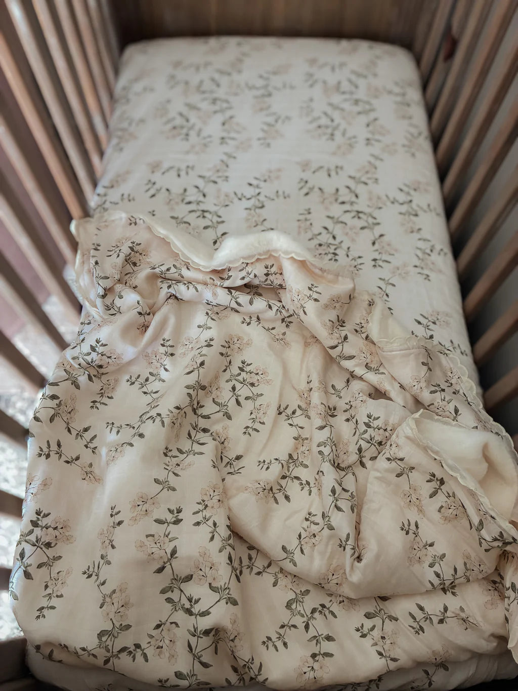Pop Ya Tot Fleur Blanche Fur Lined Cot Blanket
