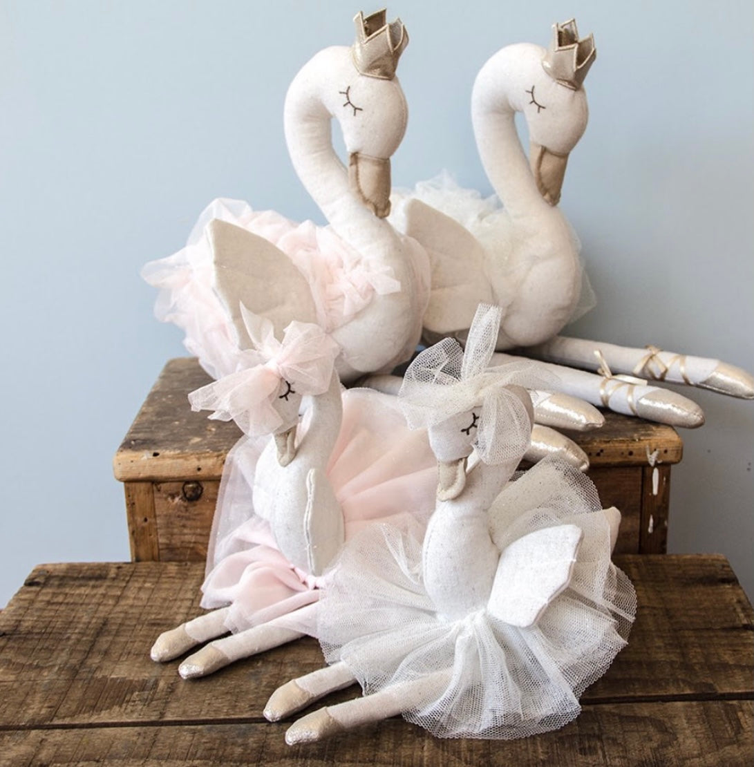 Princess Ophelia the Swan ~ Ivory